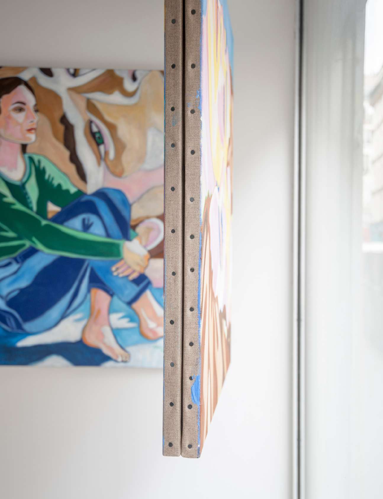 Des huiles sur toile de lin de Mathilde Polidori, vues sur la tranche